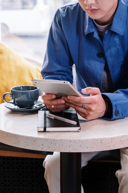 Best Tablet Features for Reading, Planning, and Staying Connected