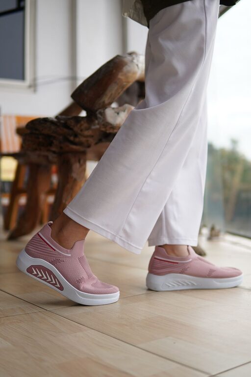 How to Choose Comfortable Shoes for Daily Walking