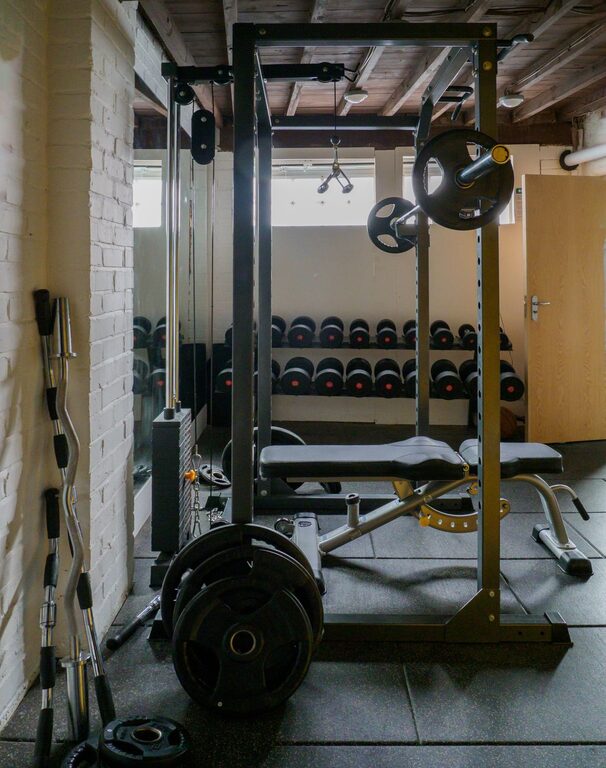 How to Set Up a Safe and Enjoyable Home Exercise Space